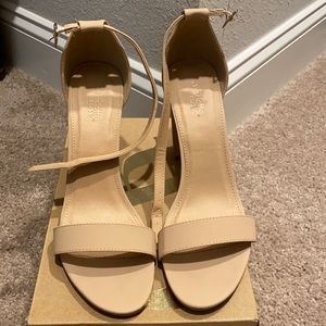 NEVER WORN nude chunky heel.